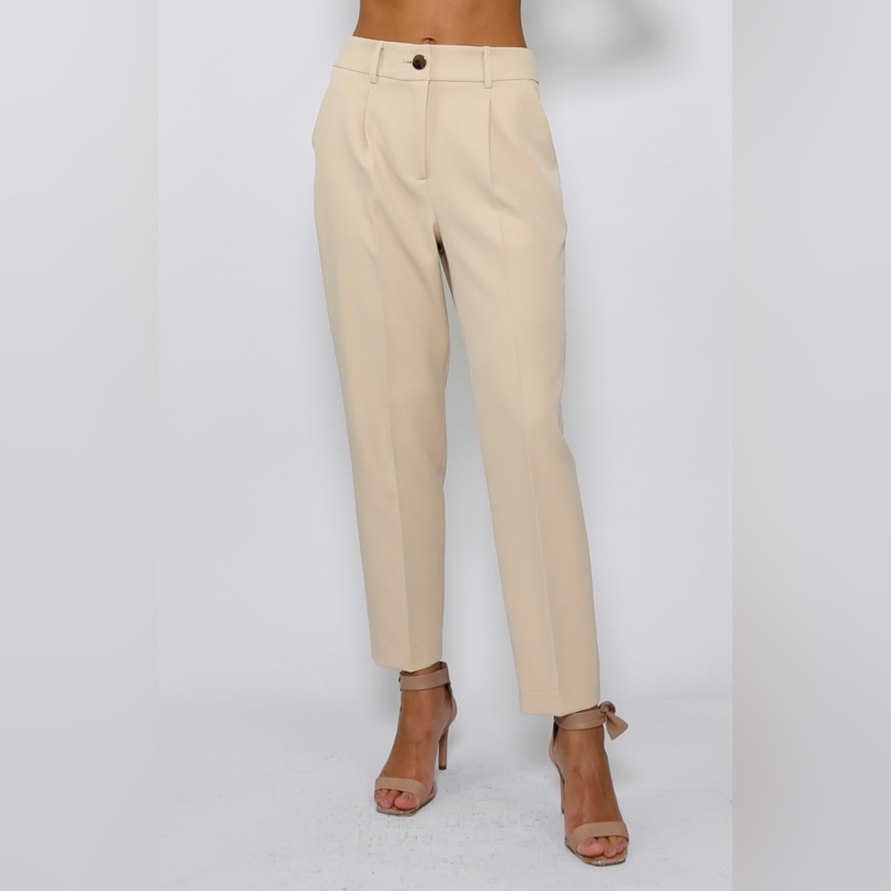 Dress pants with pockets